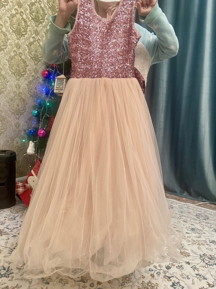 Нарядное пышное платье для девочки