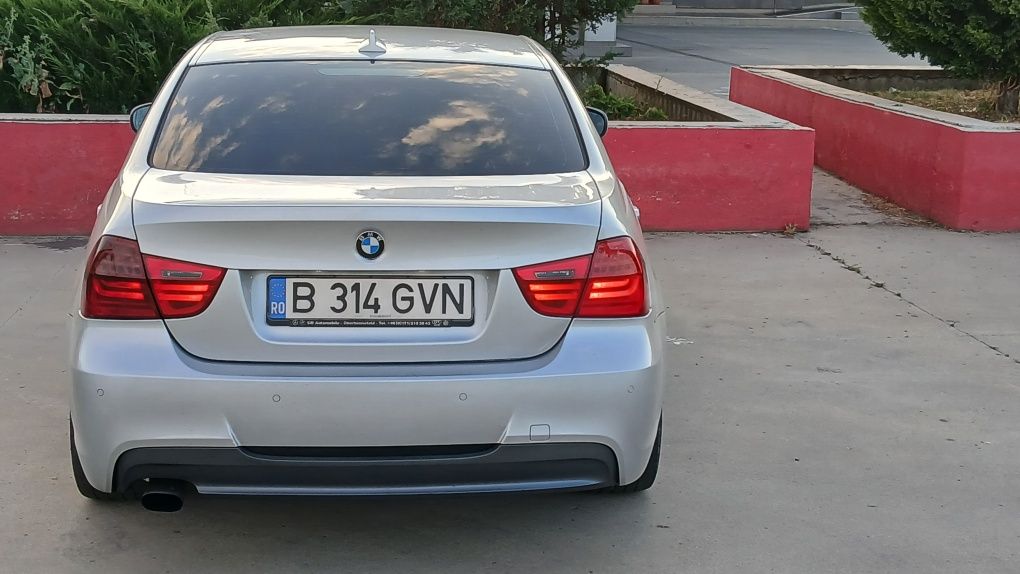 Vând bmw 320 d automat 2010