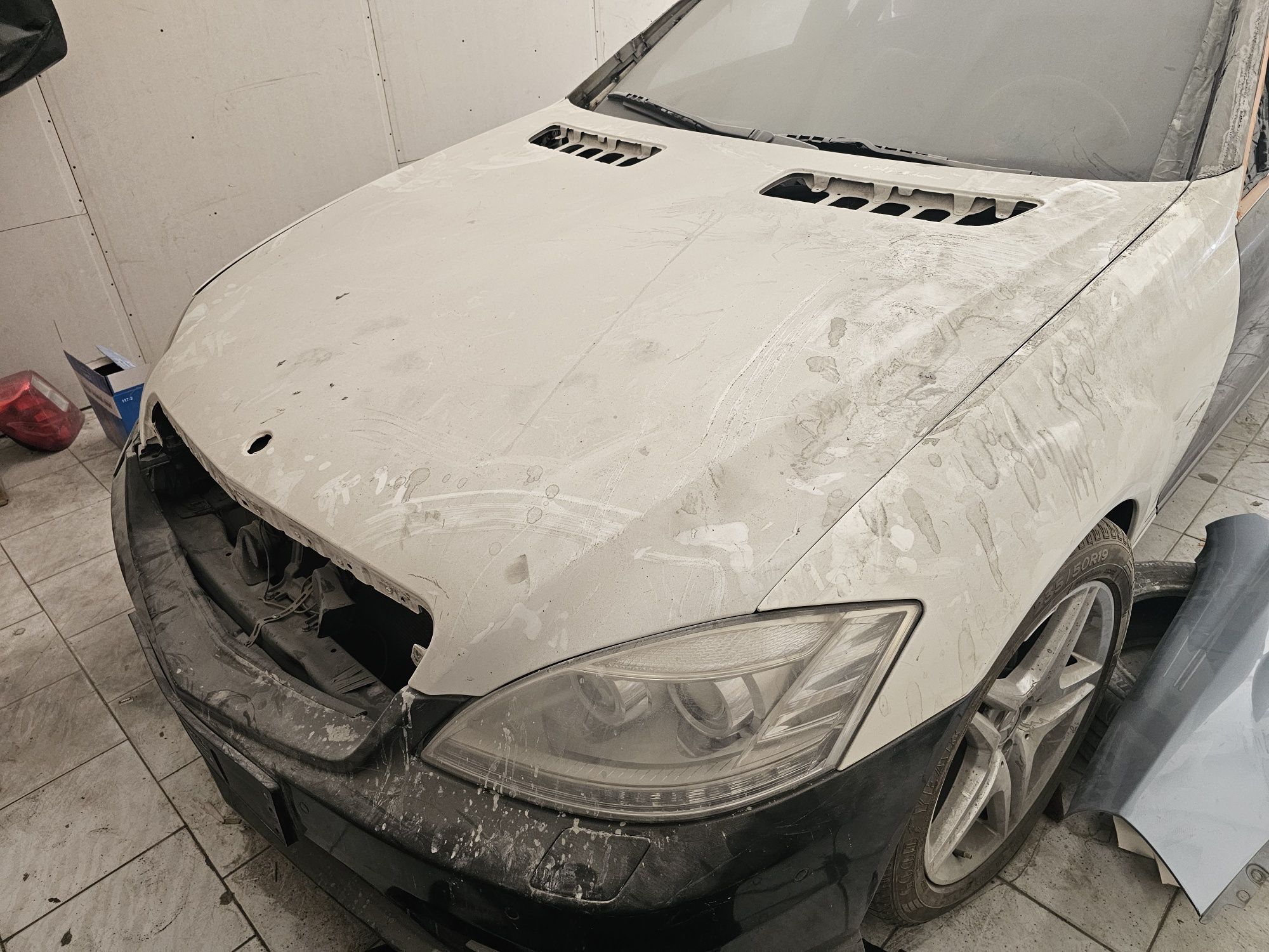 Mersedes w 220-221 qayta jixoz qilngan