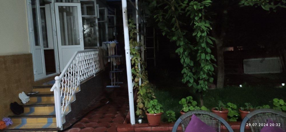 Аренда. Чинабад. Дом, 3-комн,
М. Шахристан
Семейным либо девушкам