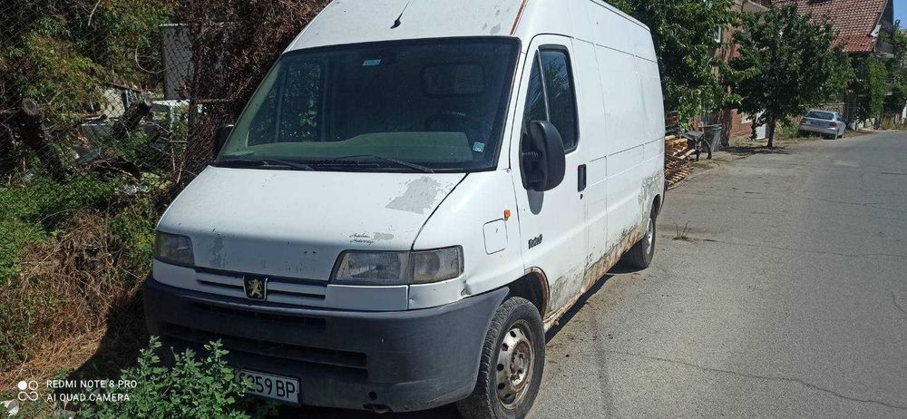 Продава се Peugeot Boxer 2.5 TDI (107 к.с..Цял е в  момента 2500