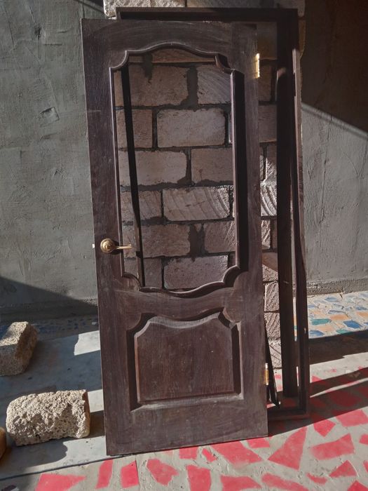 Бір.штук.ішкі.есік.