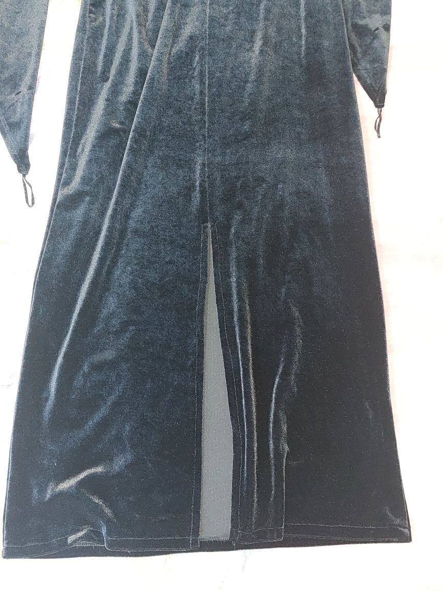 Чёрное платье велюровое 42-44р