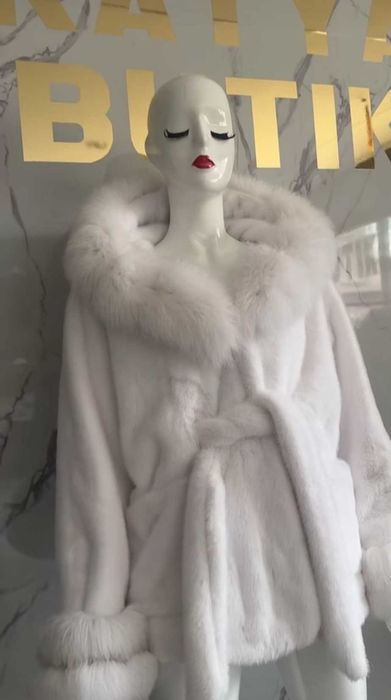 Палто с естествен косъм