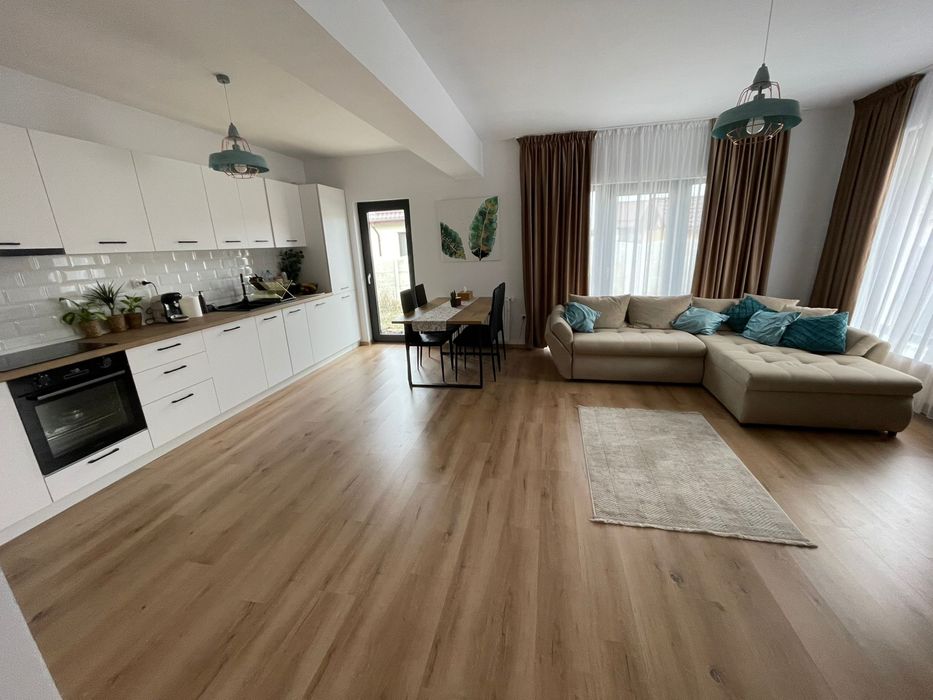 Casa de Vanzare Single