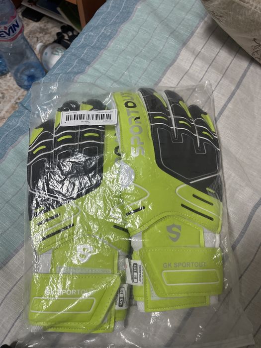 Футболни ръкавици