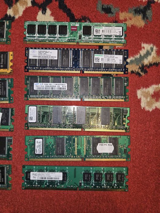 Memorii RAM DDR1/2 800 667 400, Laptop DDR3, SDRAM 800, 133, 100