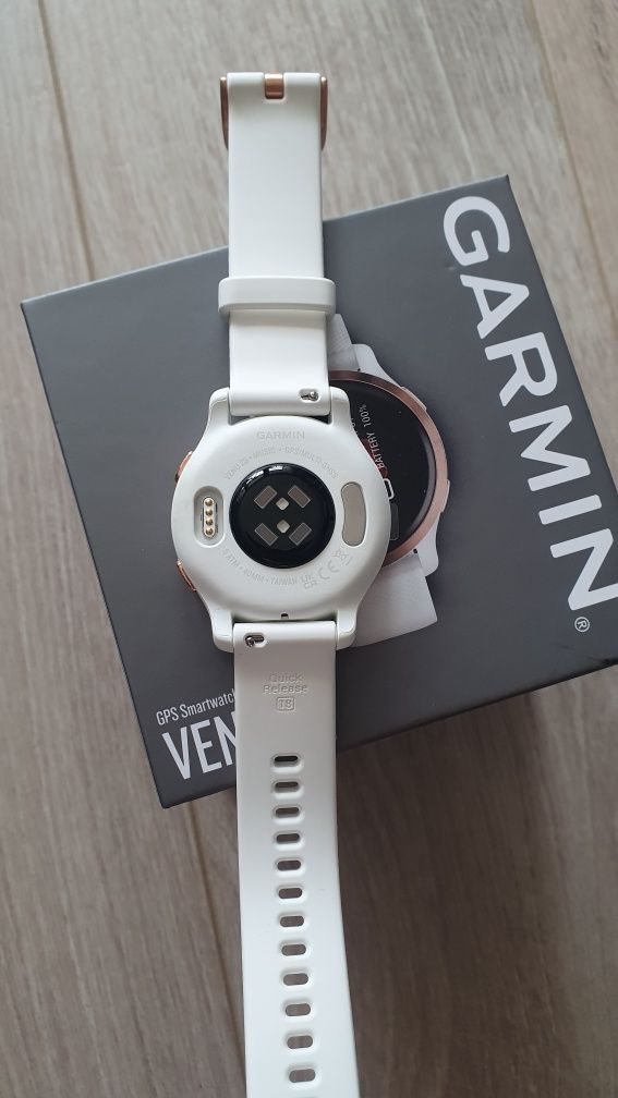 Garmin Venu 2s alb + rose gold în garantie