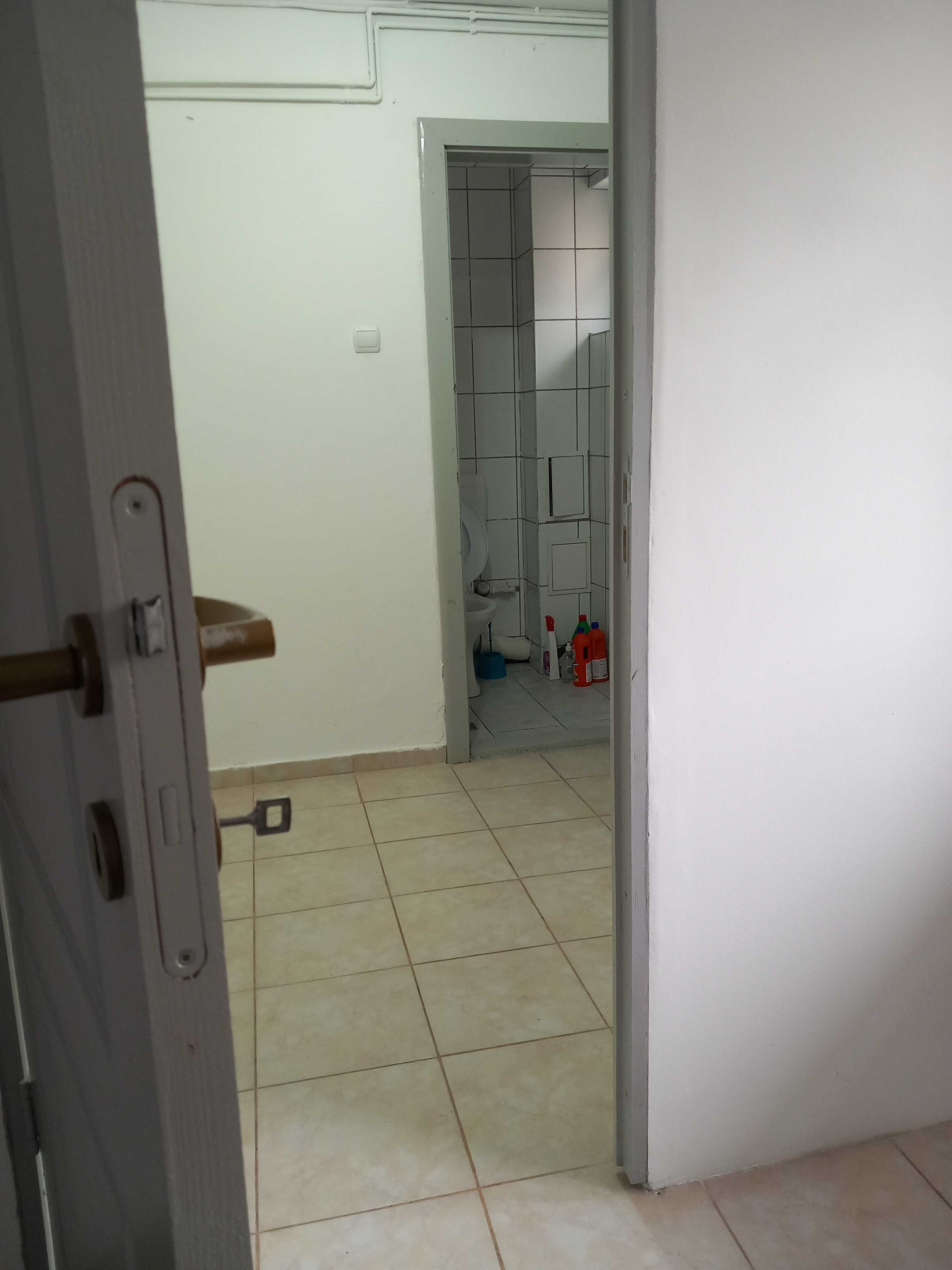 Inchiriez spatiu comercial 120 mp