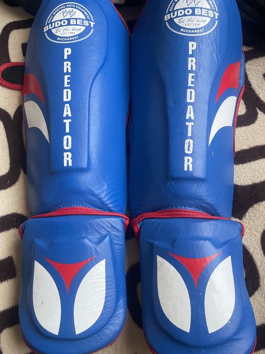 Tibiere predator ,din piele.