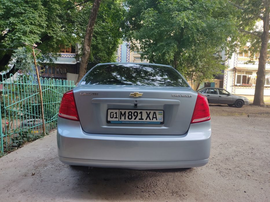 Lachetti Chevrolet  2013 года выпуска двигатель объемом 1.6