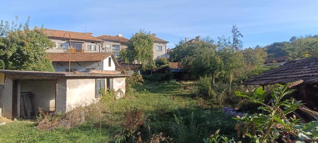 Продава се Къща в Мездра - 140 кв.м за 591 €/кв.м - Снимка #1