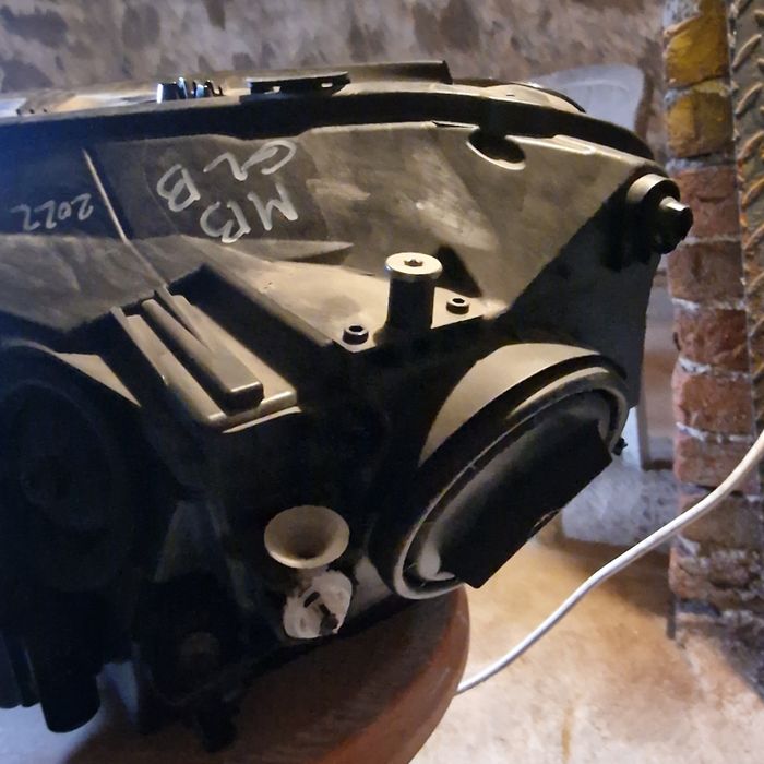 Mercedes Benz GLB 2022 десен фар