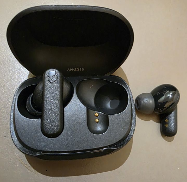 Consola jocuri - Asus Rog Ally Z1 Extreme + Casti earbuds Skullcandy