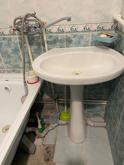 Продам смеситель с раковиной, в хорошем состоянии .