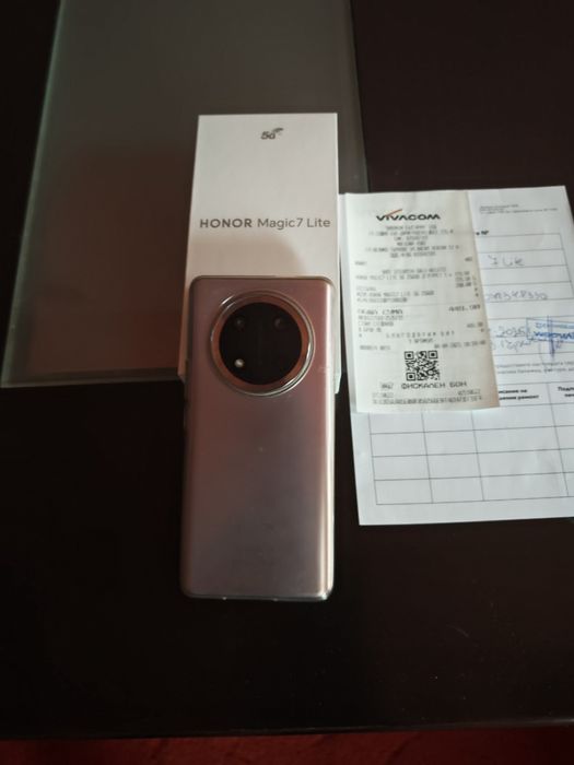 Продавам Хонор маджик 7 лайт!