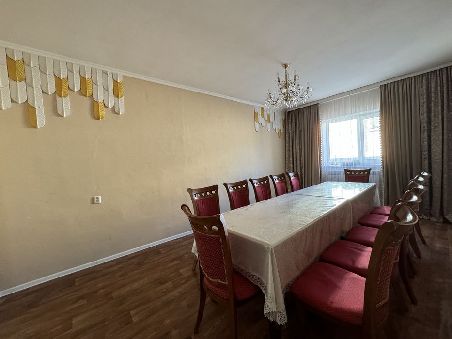 Продам Срочно стол стулья