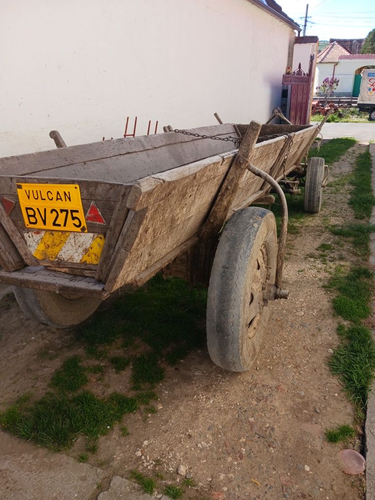 Vand căruță pentru tractor