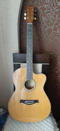 Продаётся акустическая гитара Адажио.