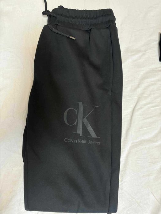 Комплект горница и долница(черни) на Calvin Klein Jeans /S размер