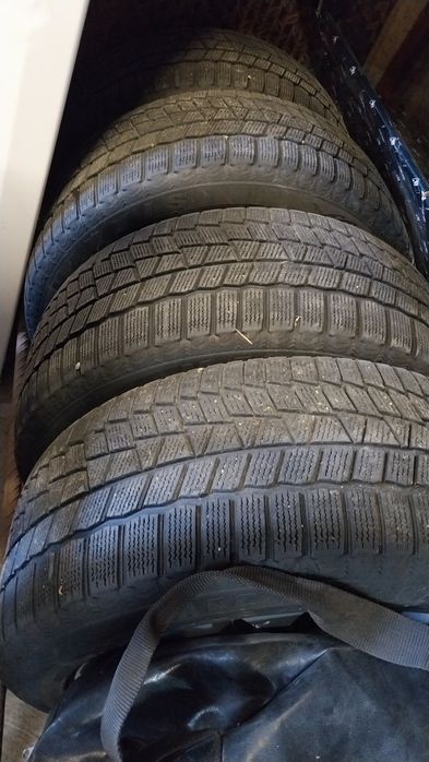 Гуми 18 -ки 4бр. БМВ BMW