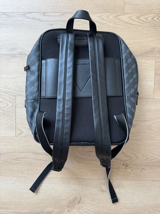 Черна голяма Раница Guess Vezzola нова