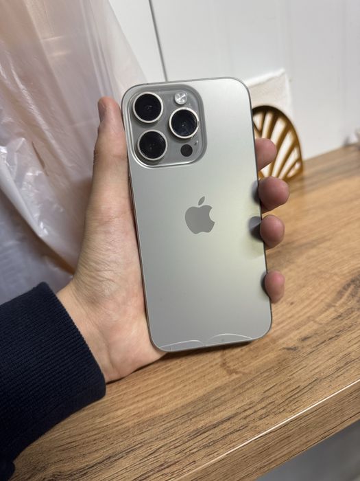 Айфон 15 про 256  гигабайт 83 акб