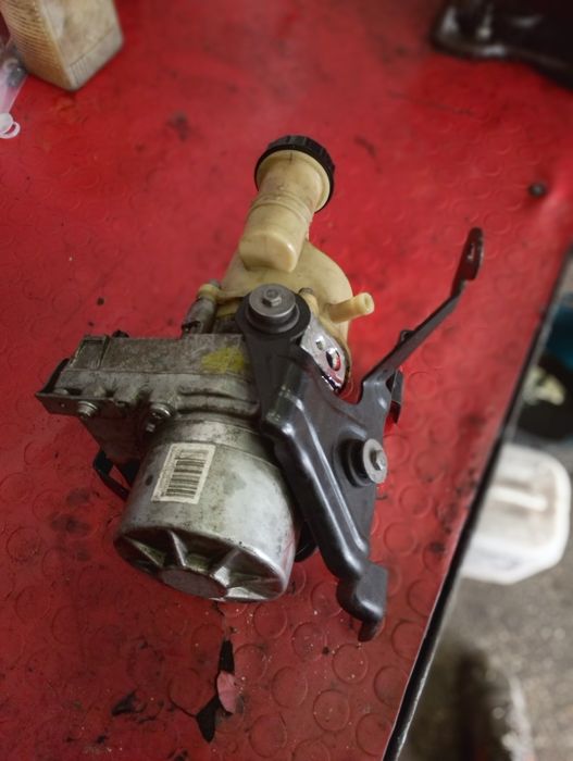 Хидравлична помпа Дачия