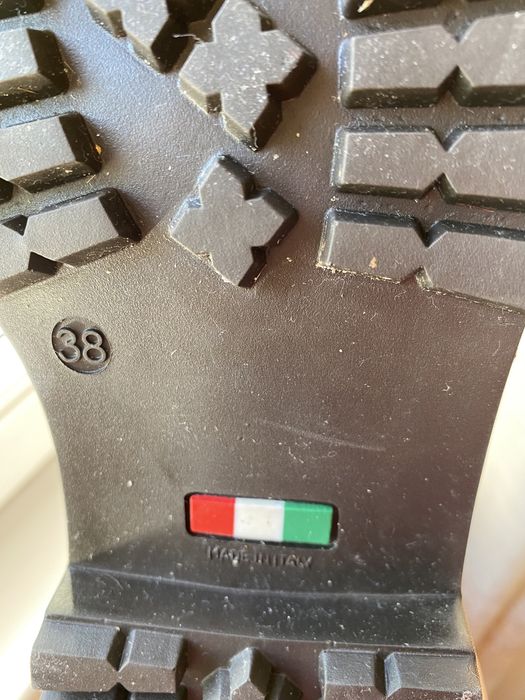 Ghete maro din piele