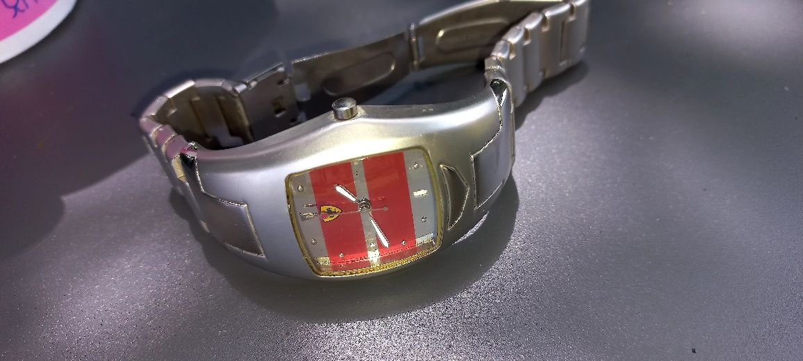 Часовник Ferrari