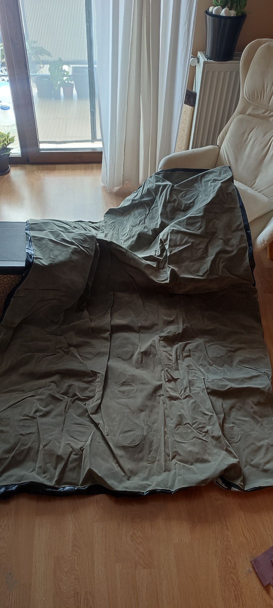 Vând articole camping, saltea plus perne