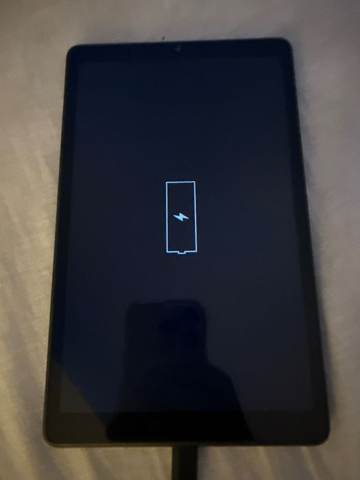Vând tabletă Lenovo
