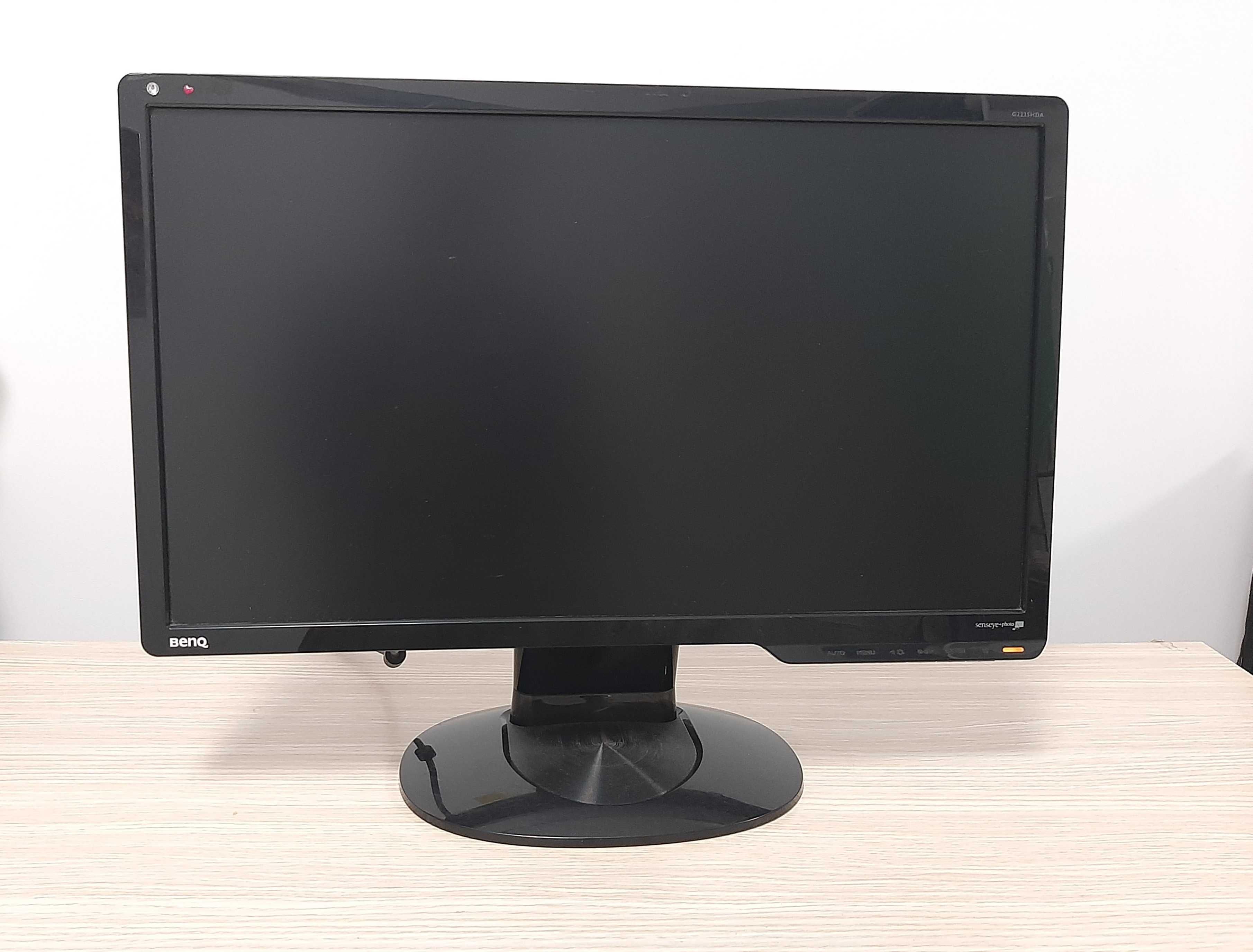 Set Birou + Monitor LCD BenQ + Unitate PC Delux + Tastatură A4Tech USB