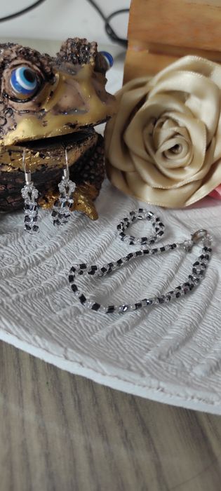 Ръчно изработени гривни от стъклени мъниста