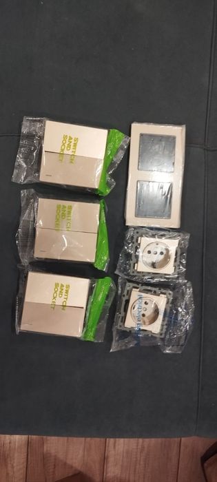 Выключатели и розетка двойная евро