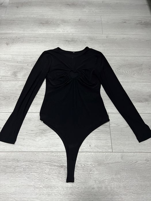 Дамско боди със сърце на деколтето