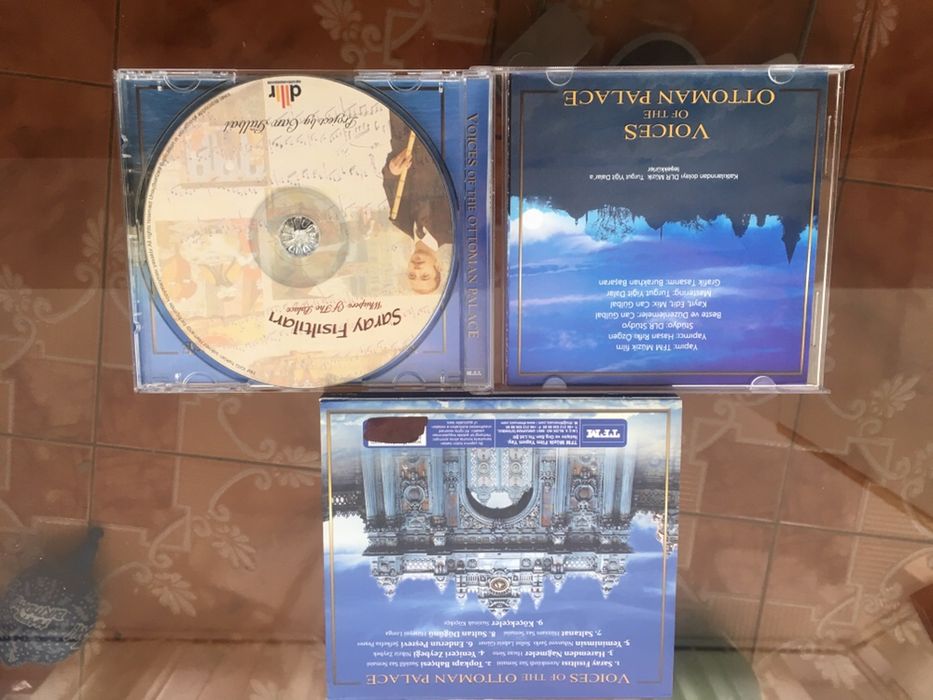 Vand 4 cd - uri cu muzica turca de relaxare .