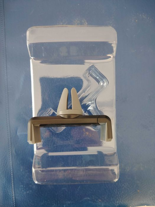 Продавам нова стойка за телефон