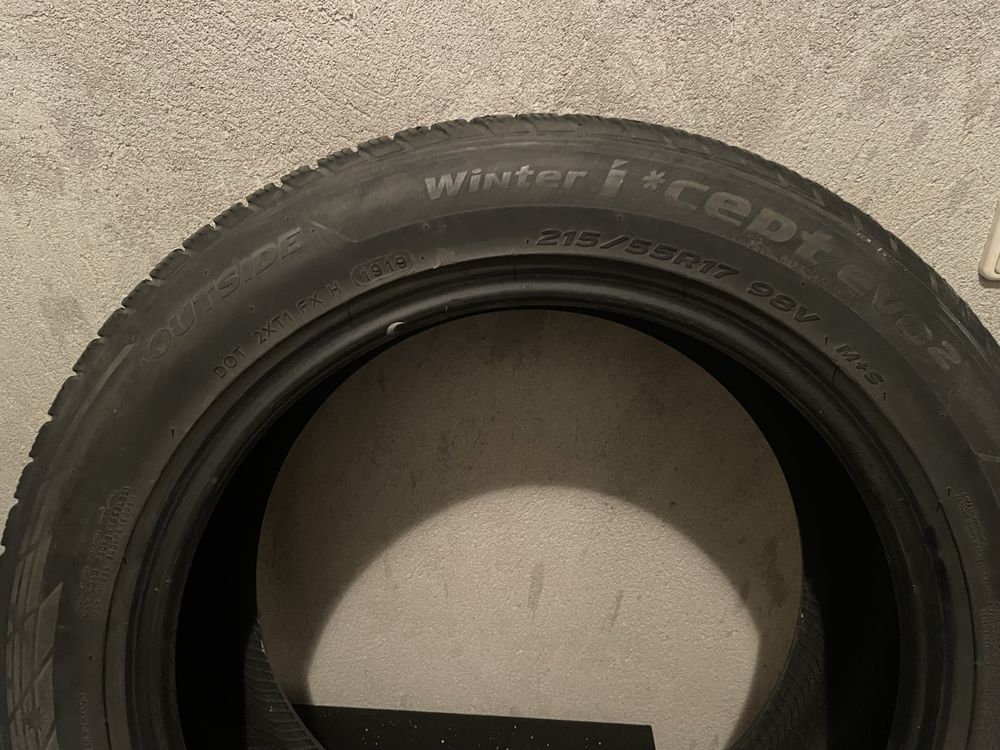 Hankook Winter I*Cept EVO2 W320 XL 215/55/R17