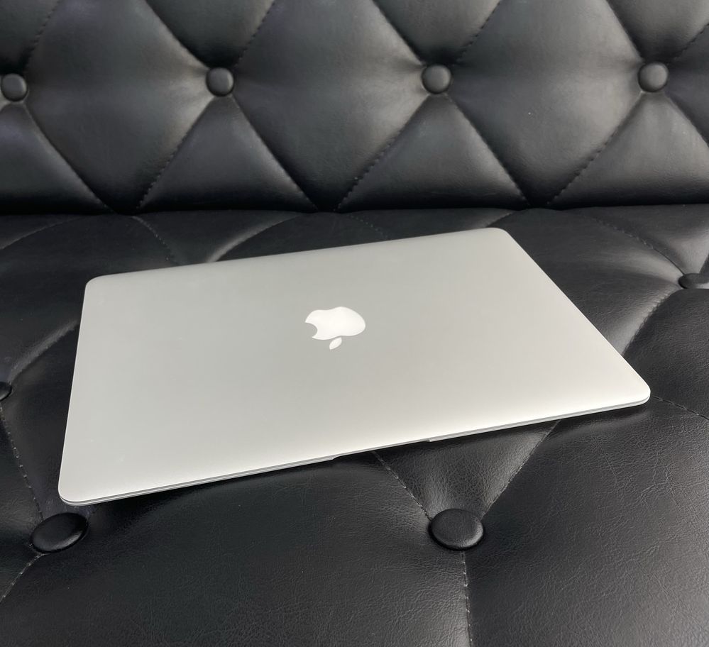 Apple MacBook Air 2017 в хорошем состояние