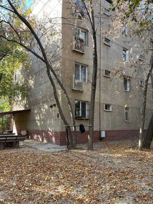 Квартира под офис/Новомосковская Ул.Аккурган 2 ком/ торец