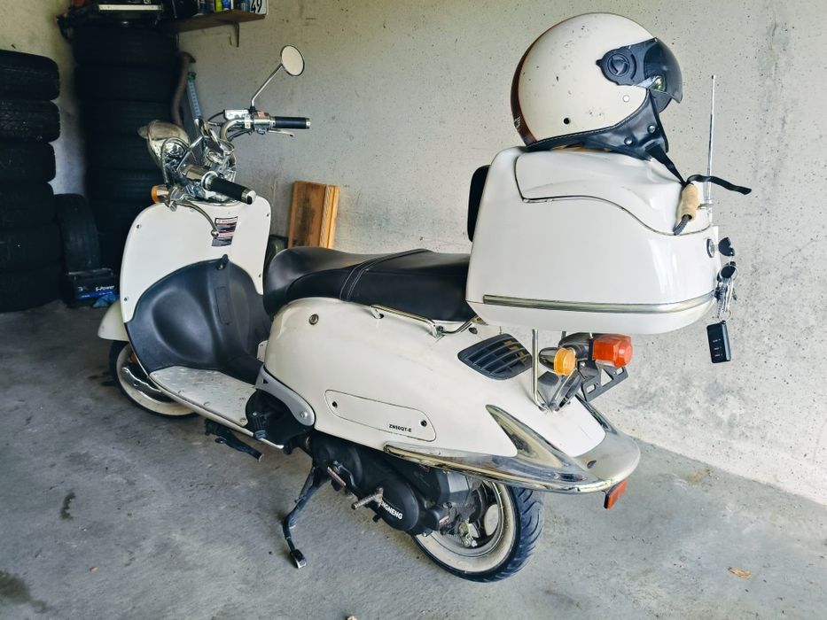 Scuter stil vespa