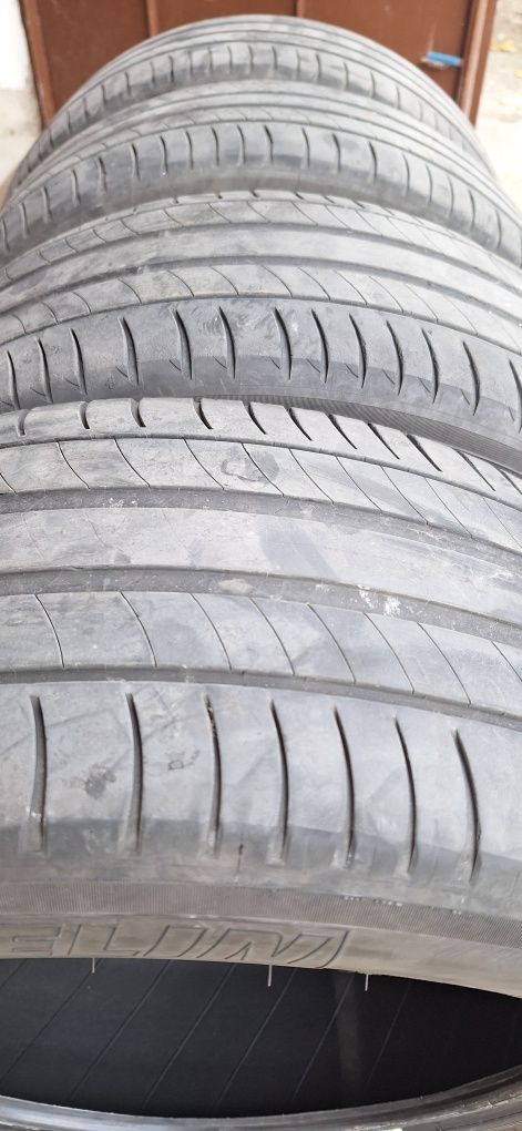 235 50 R17 Мишелин летни