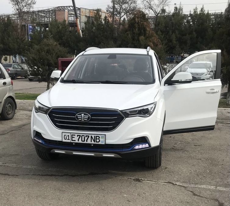 Электромобиль FAW Besturn X40