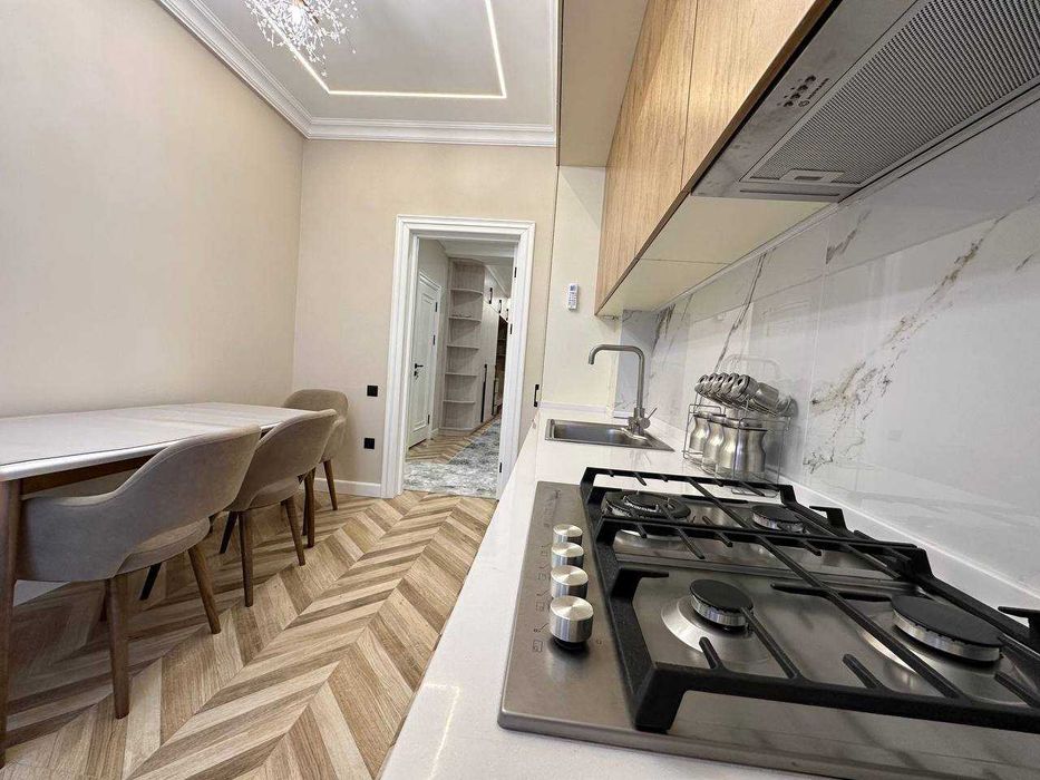 СРОЧНО Сдаётся кв ор-р ЖК Силк Роуд 3/1/10 ро-н Мирзо-Улугбекский 117*