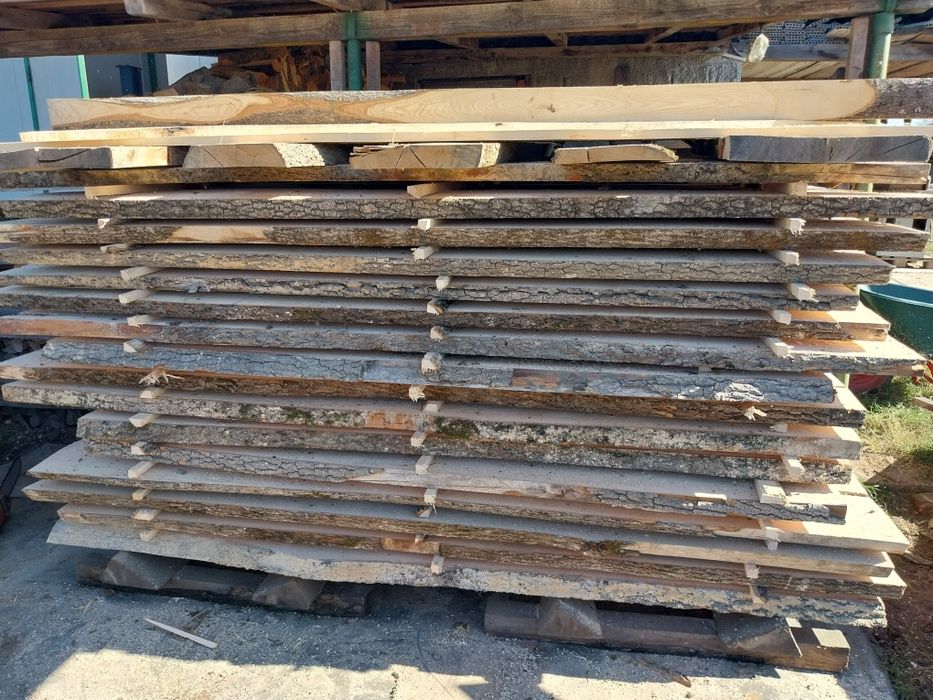 Vând dulapi din frasin