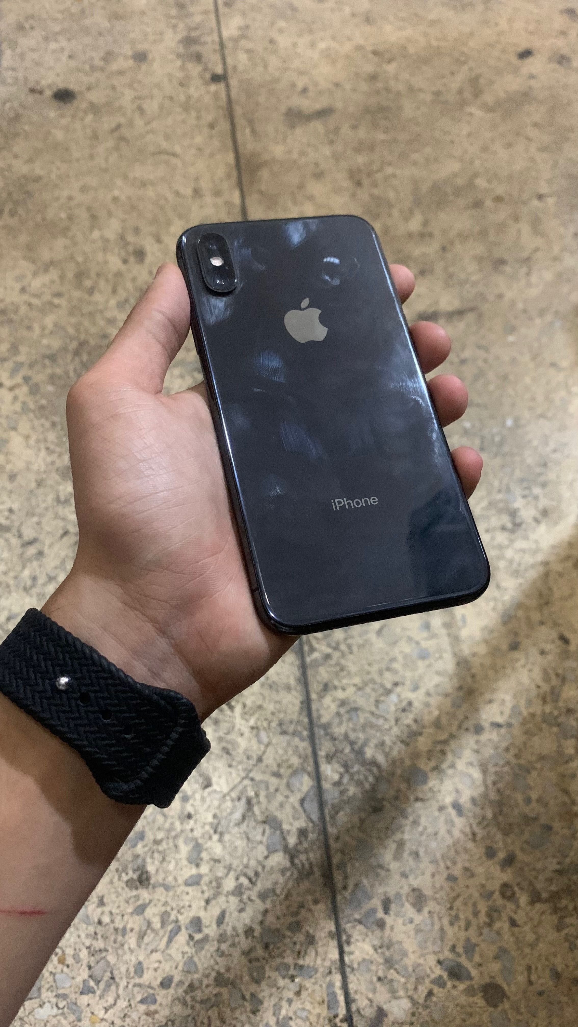 Iphone xs 64 qora