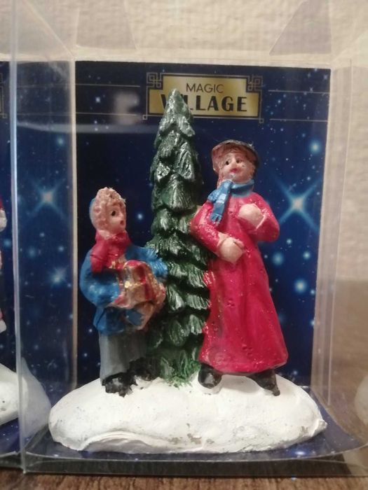 Коледни LED мини светещи сцени, фигурки за декорация на MAGIC VILLAGE.
