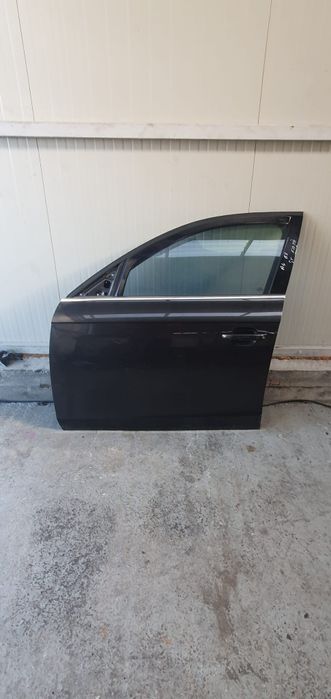 Usa stanga fata audi a4 b8  an 2011