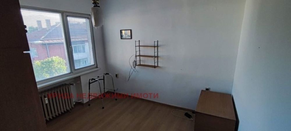 Двустаен апартамент в Оборище